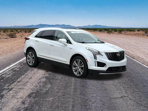 Certified 2024 Cadillac XT5 Premium Luxury w/ Technology Package FWD image 3