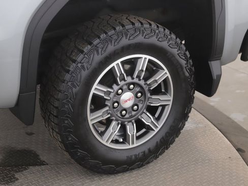 Used 2024 GMC Sierra 1500 AT4 w/ AT4 Premium Package image 14