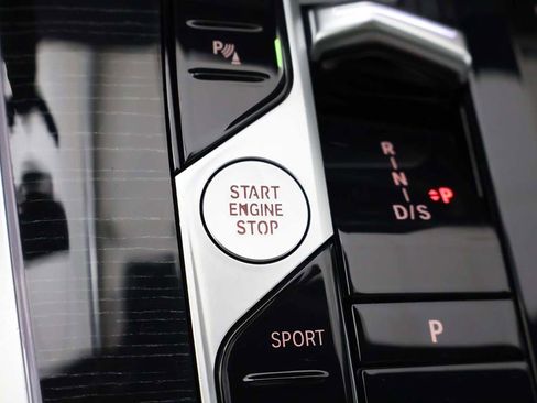 Used 2023 BMW X7 xDrive40i w/ M Sport Package image 51