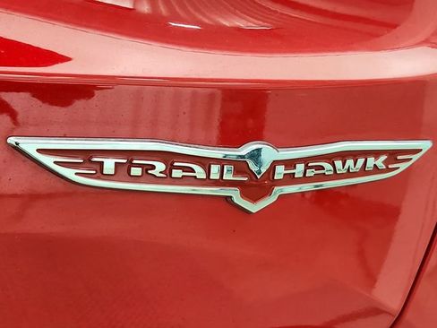 Used 2018 Jeep Renegade Trailhawk w/ Cold Weather Group II AWD/4WD image 31