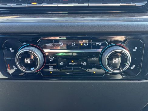 Used 2023 Chevrolet Silverado 1500 LT image 26