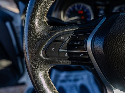 Used 2017 INFINITI Q60 3.0t w/ Premium Plus Package 3.0T image 16