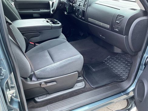 Used 2009 Chevrolet Silverado 2500 LT w/ Exterior Plus Package image 17