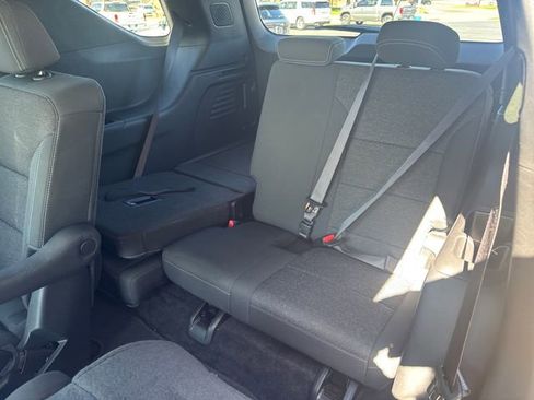 Certified 2025 Chevrolet Traverse LT image 29