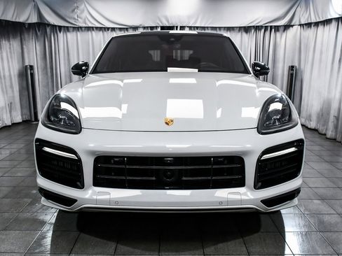 Used 2022 Porsche Cayenne GTS image 2