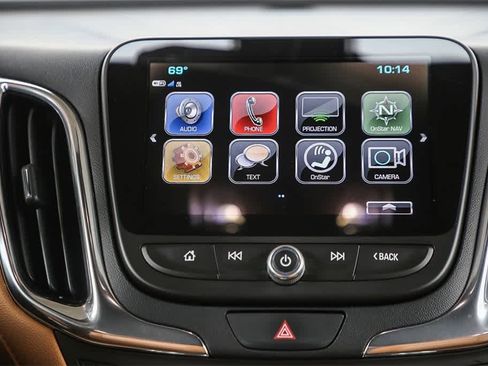 Used 2018 Chevrolet Equinox Premier image 14