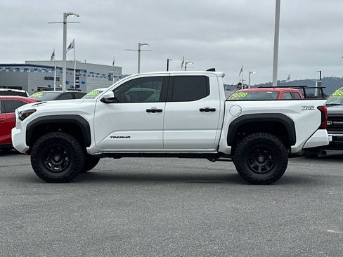 Used 2026 Toyota Tacoma TRD Off-Road AWD/4WD image 7