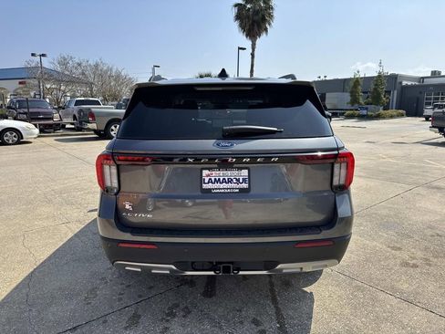 New 2026 Ford Explorer Active w/ Active Comfort Package image 4