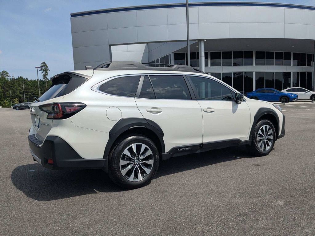 Certified 2025 Subaru Outback Limited AWD/4WD image 4