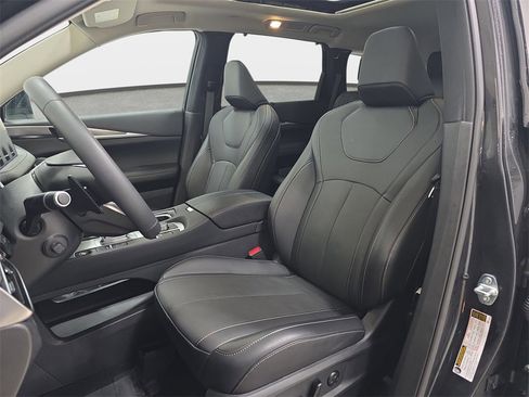 Certified 2026 INFINITI QX60 Luxe w/ Cargo Package image 12