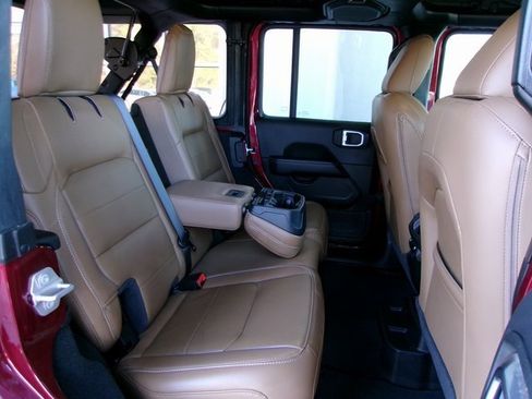 Used 2022 Jeep Wrangler Unlimited Sahara w/ LED Lighting Group image 19