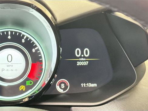 Used 2022 Aston Martin V8 Vantage Coupe image 18