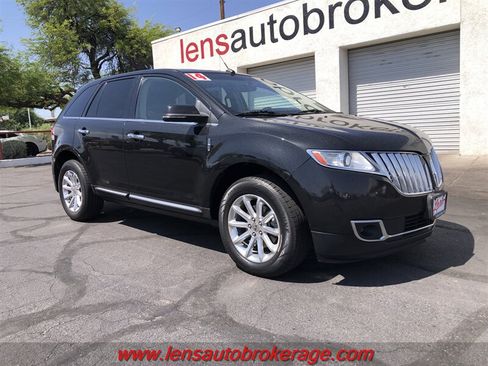 Used 2014 Lincoln MKX AWD w/ Equipment Group 102A image 2