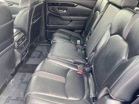 Certified 2023 Honda Pilot Touring image 14