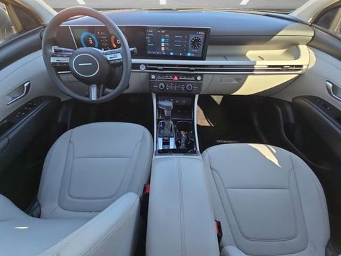 Used 2025 Hyundai Tucson SE image 20