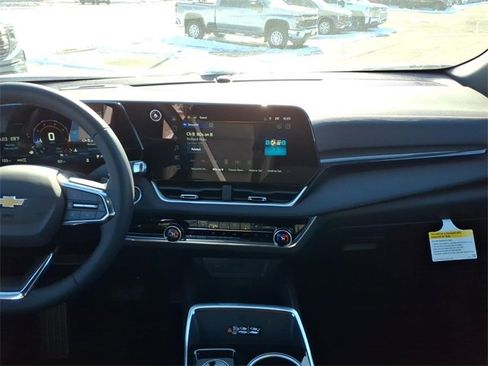 New 2026 Chevrolet Equinox LT w/ Convenience Package II image 13