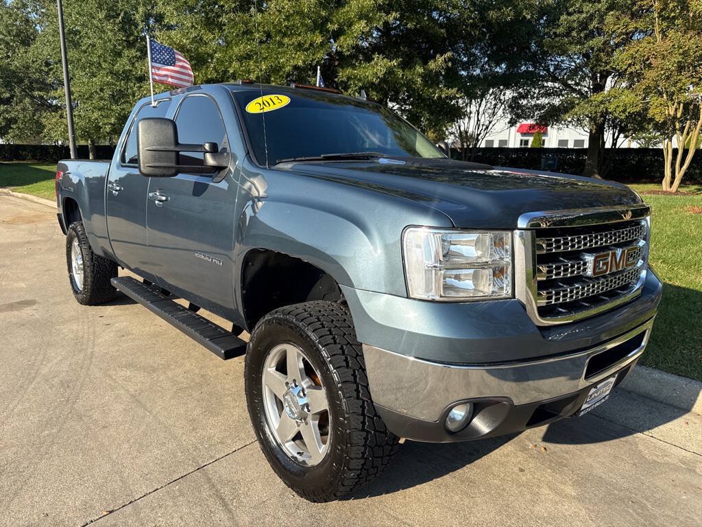 Used 2013 GMC Sierra 2500 SLT w/ SLT Convenience Package AWD/4WD image 1