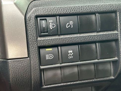 Certified 2024 Toyota Tacoma SR5 AWD/4WD image 26