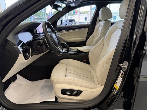 Used 2023 BMW 540i xDrive w/ Convenience Package image 36