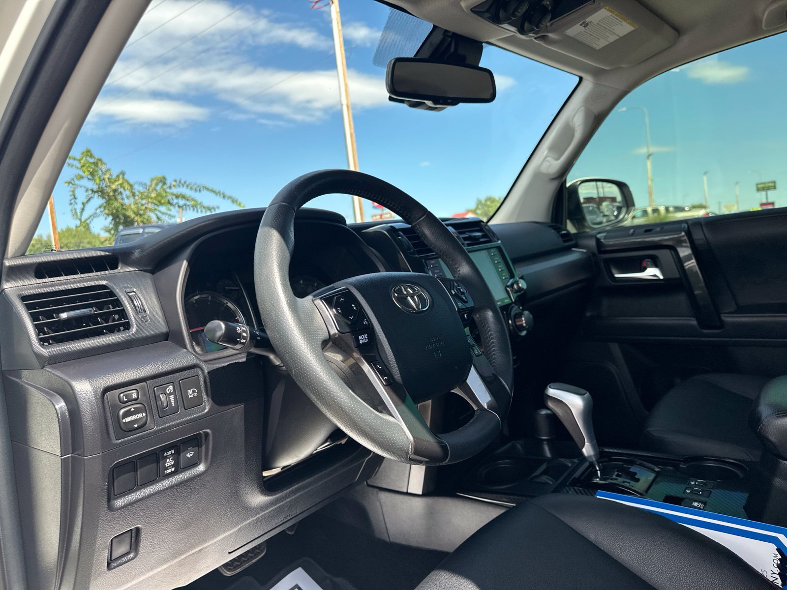 Used 2022 Toyota 4Runner TRD Off-Road Premium AWD/4WD image 13