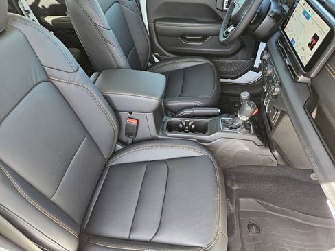 New 2026 Jeep Gladiator Sport AWD/4WD image 17