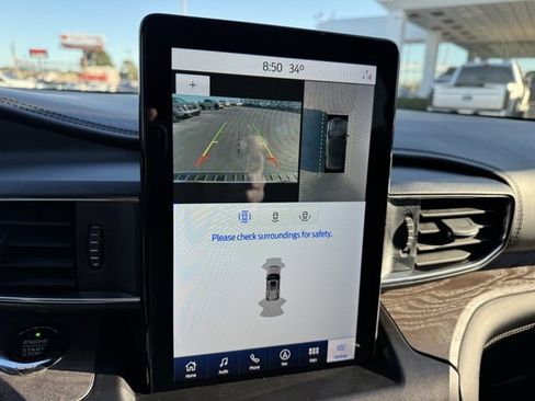 Used 2020 Ford Explorer Platinum w/ Premium Technology Package image 9