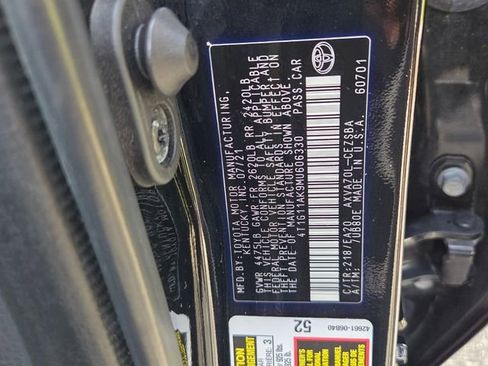 Used 2021 Toyota Camry SE FWD image 6