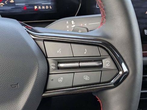 Used 2026 Chevrolet Traverse RS FWD image 25