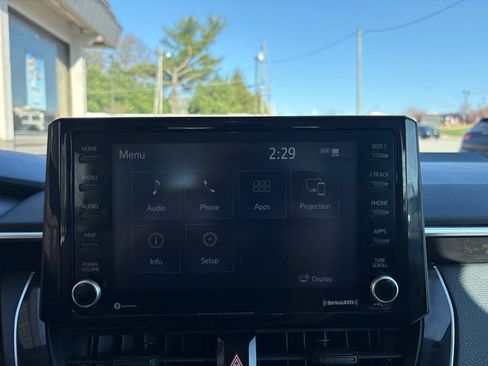 Used 2022 Toyota Corolla LE image 32