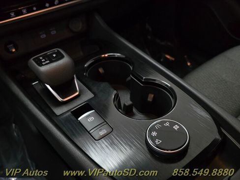 Used 2025 Nissan Rogue SV image 26