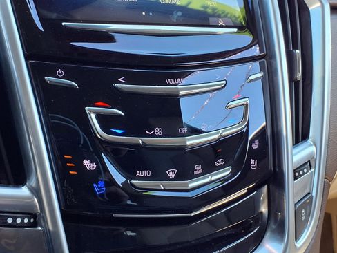 Used 2015 Cadillac SRX Premium image 13