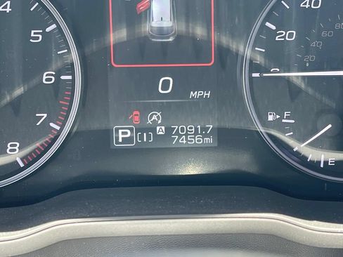 Used 2024 Subaru Crosstrek 2.0i Premium AWD/4WD image 3