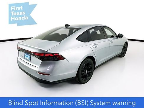 Used 2025 Honda Accord SE image 9