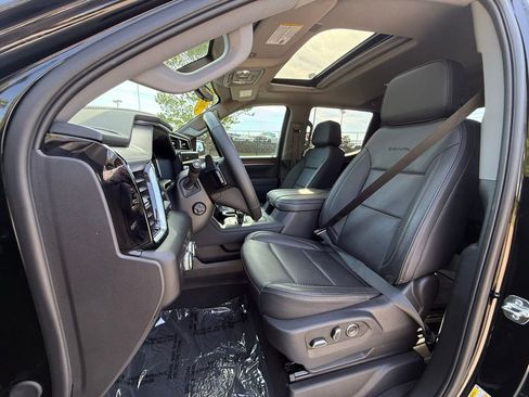 Used 2025 GMC Sierra 1500 Denali w/ Denali Reserve Package AWD/4WD image 6