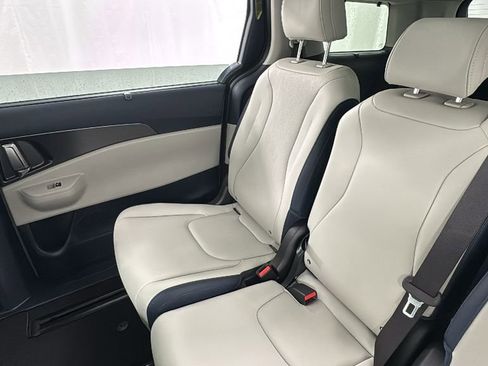 New 2026 Kia Carnival SX w/ SX Dark Edition Package FWD image 14