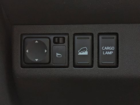 Used 2019 Nissan Frontier SV image 26