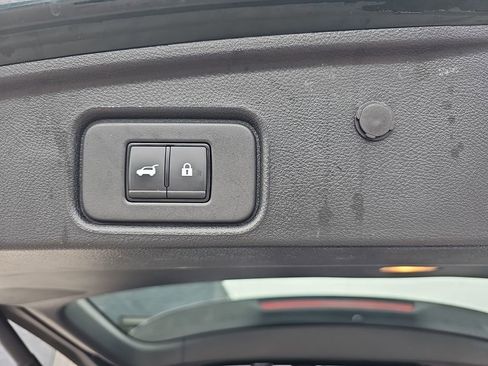 Used 2025 Nissan Pathfinder SL w/ SL Premium Package FWD image 19