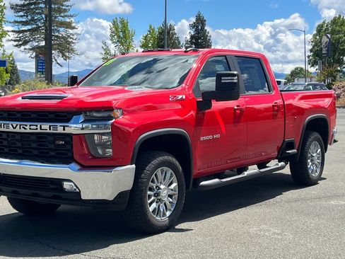 Used 2021 Chevrolet Silverado 2500 LT w/ Convenience Package AWD/4WD image 16