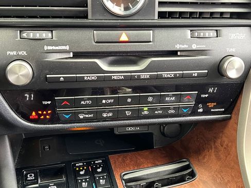 Used 2022 Lexus RX 350L Premium image 22