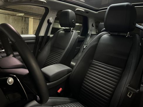 Used 2024 Land Rover Discovery Sport S image 6