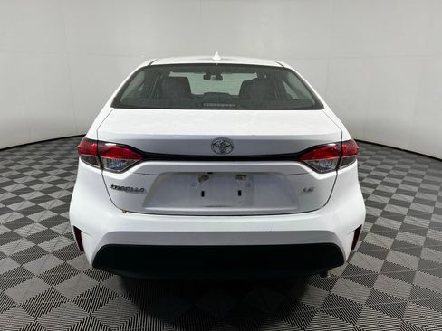 Used 2022 Toyota Corolla LE image 6