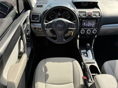 Used 2016 Subaru Forester 2.5i Premium image 12