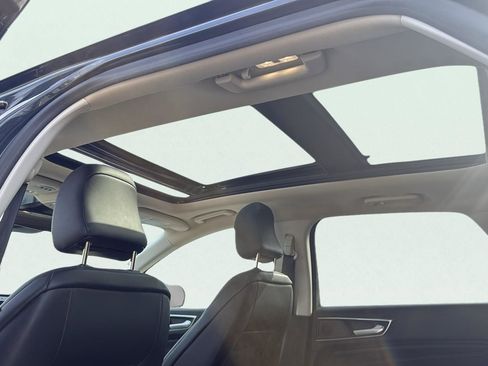 Certified 2022 Ford Edge Titanium AWD/4WD image 24