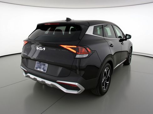 Used 2025 Kia Sportage LX FWD image 9