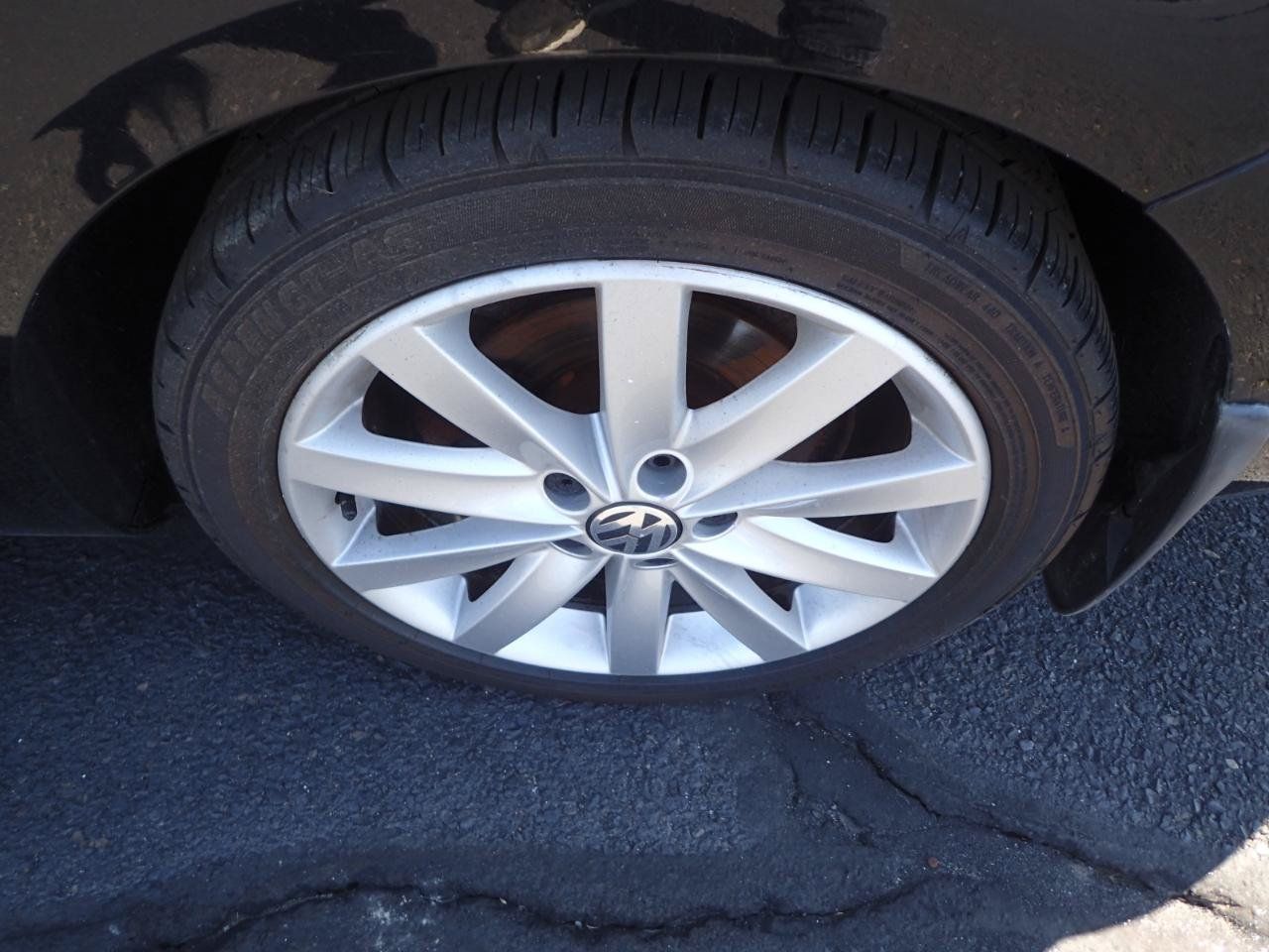 Used 2013 Volkswagen Jetta SE FWD image 24