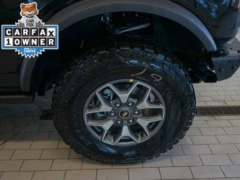 Used 2025 Ford Bronco Badlands image 15