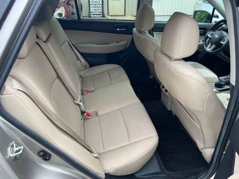 Used 2016 Subaru Outback 2.5i Limited AWD/4WD image 26