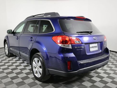 Used 2010 Subaru Outback 2.5i Premium image 4