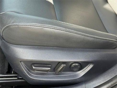 Used 2025 Toyota Camry SE image 19