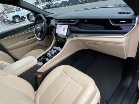 Used 2022 Jeep Grand Cherokee Limited 4xe w/ Luxury Tech Group II image 22